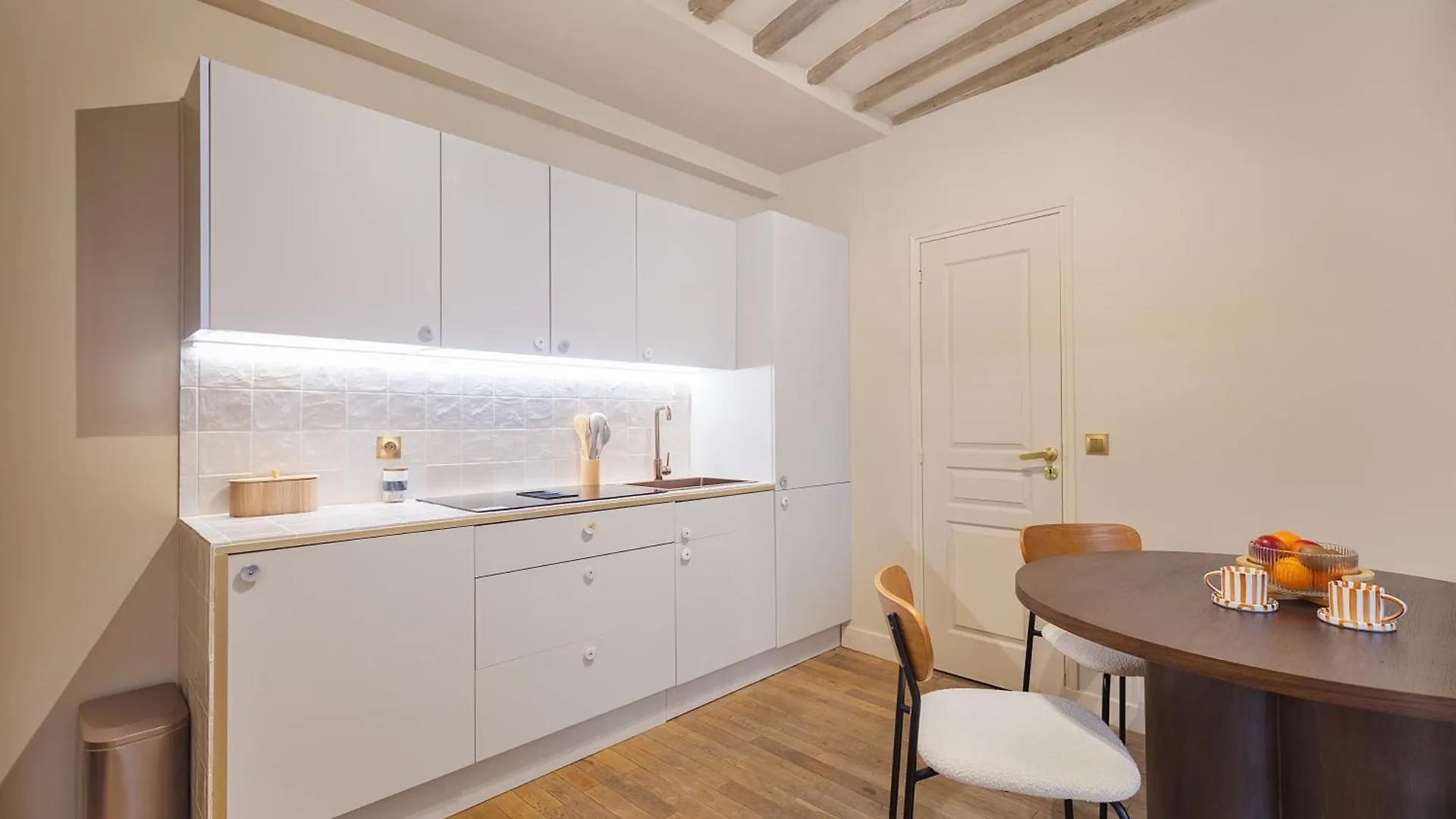 Apartment Lumineux Marais 2